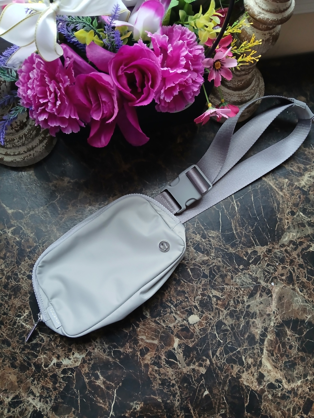 Lululemon Everywere Belt/Crossbody Lifestyle/Athletic Bag Unisex